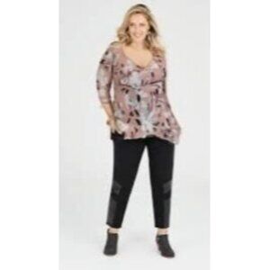 Alfani Floral Print Tunic Top With 3/4 Sleeves‎ & Flared Hem Pink/White/Black 2X